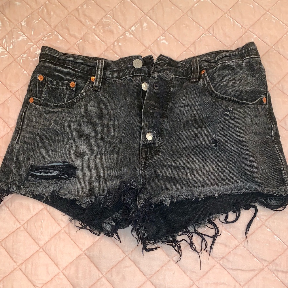 Black Levi 501 Cut off shorts.